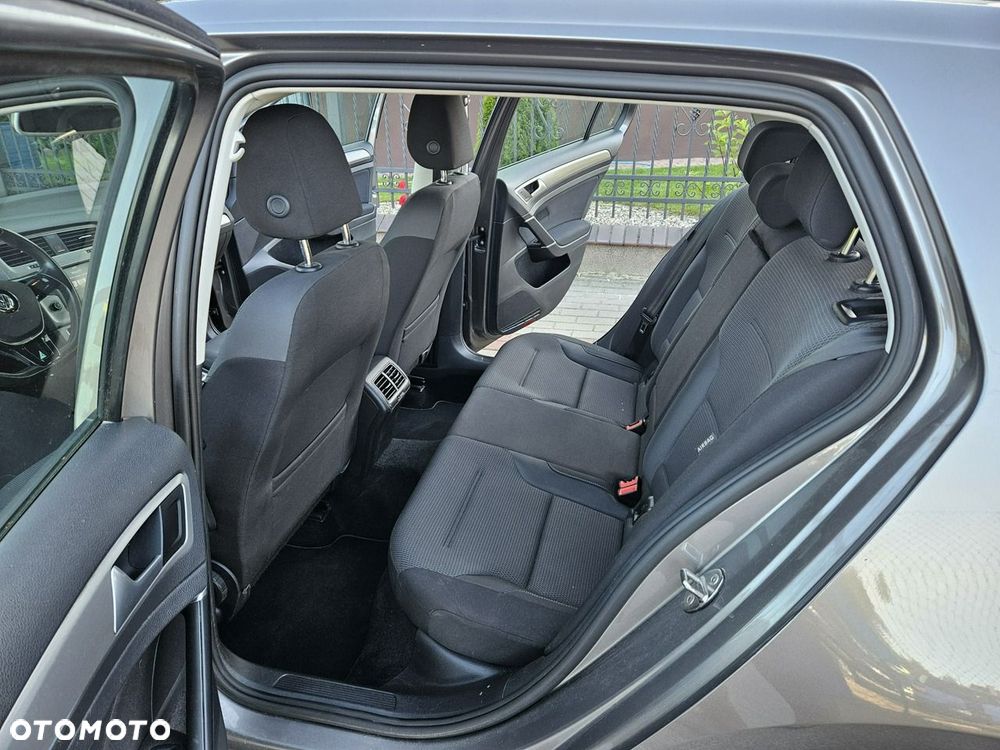 Volkswagen Golf - 9