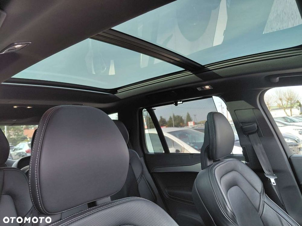 Volvo XC 90 - 22