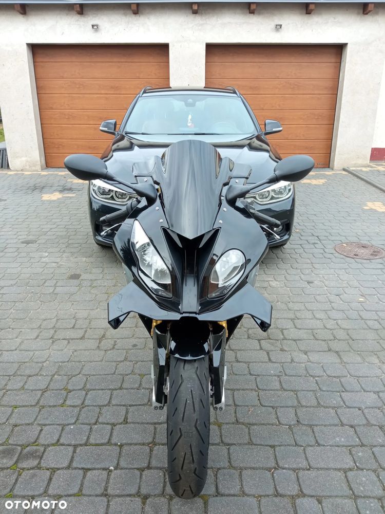 BMW S