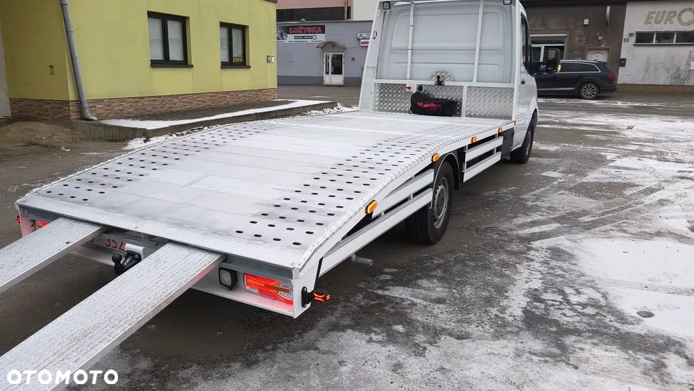 Mercedes-Benz Sprinter - 3