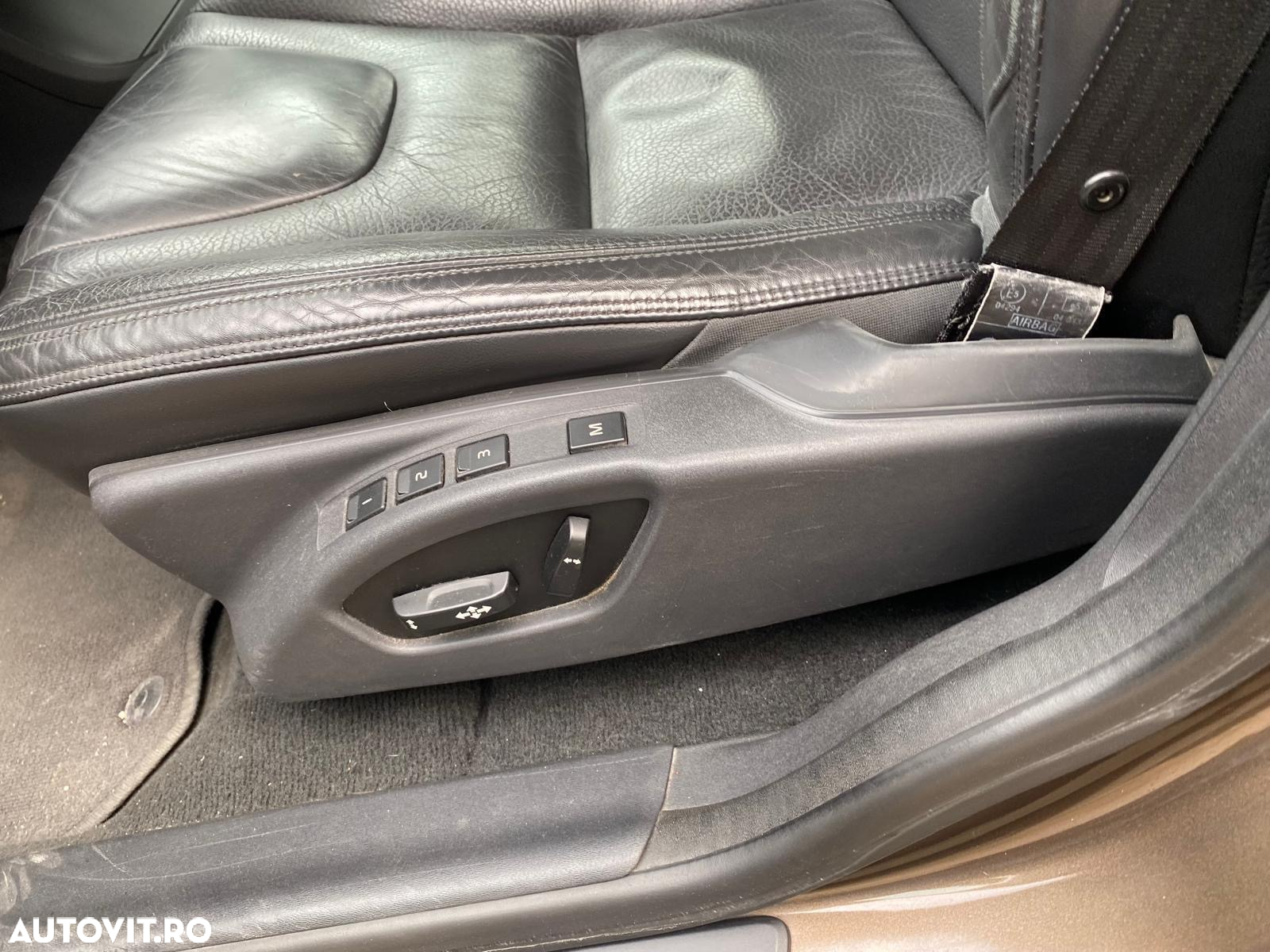 Volvo XC 60 D5 AWD Momentum - 4