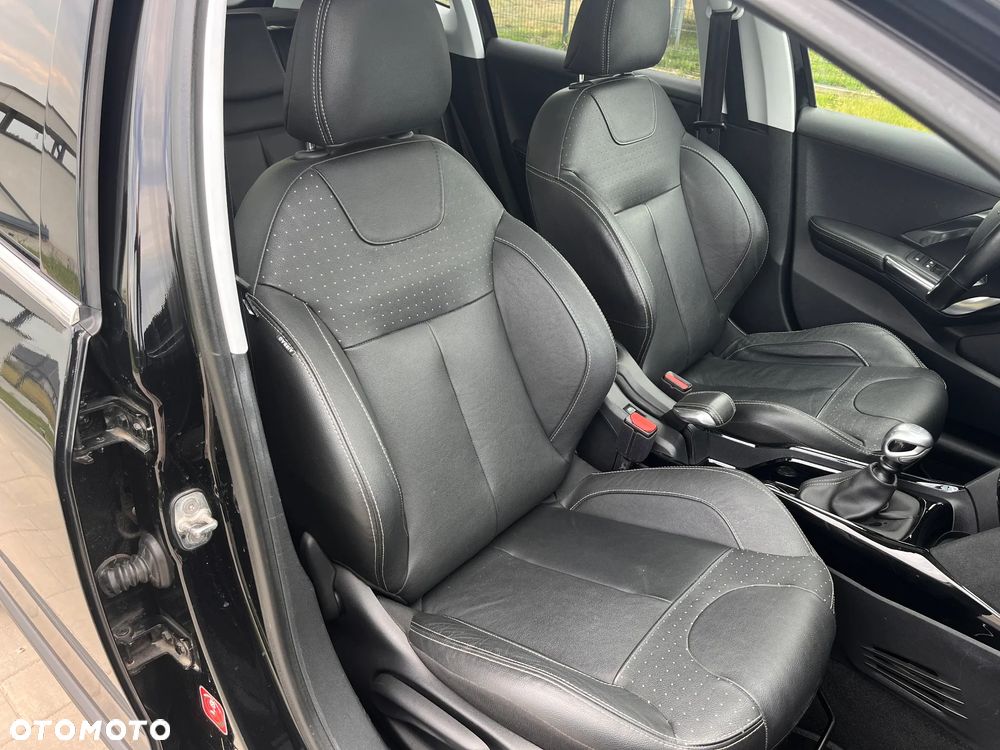 Peugeot 2008 PureTech 130 Stop&Start Allure - 23