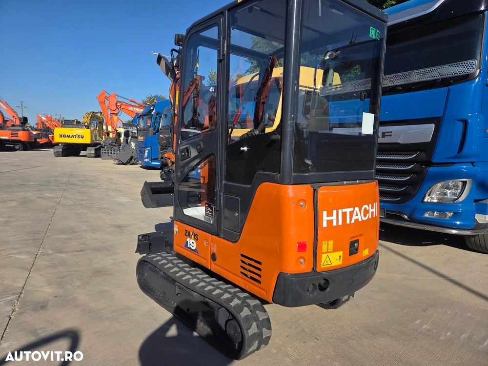 Hitachi ZX19-6, 2 tone, CUPLA RAPIDA+4 CUPE, adancime sapare 2,5m, latime 0,8m cu senile extensibile la 1,2m, inst picon pe brate, lama nivelare, ridica 1tona, senile 80% ok, produs in JAPONIA, STARE FOARTE BUNA, posibilitate leasing-PROMOTIE 21.900 Eur+Tva - 3