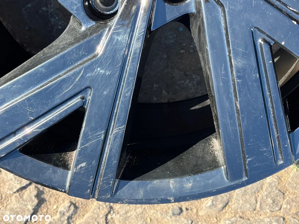 Felgi VW 18 GOLF VIII 7,5J ET51 5x112 1szt. OE - 4
