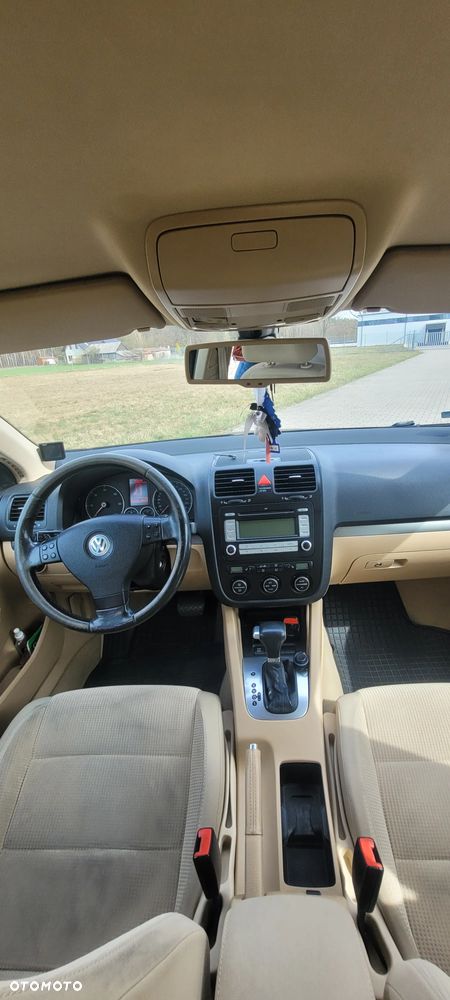 Volkswagen Jetta 2.0 TDI DSG Comfortline - 11