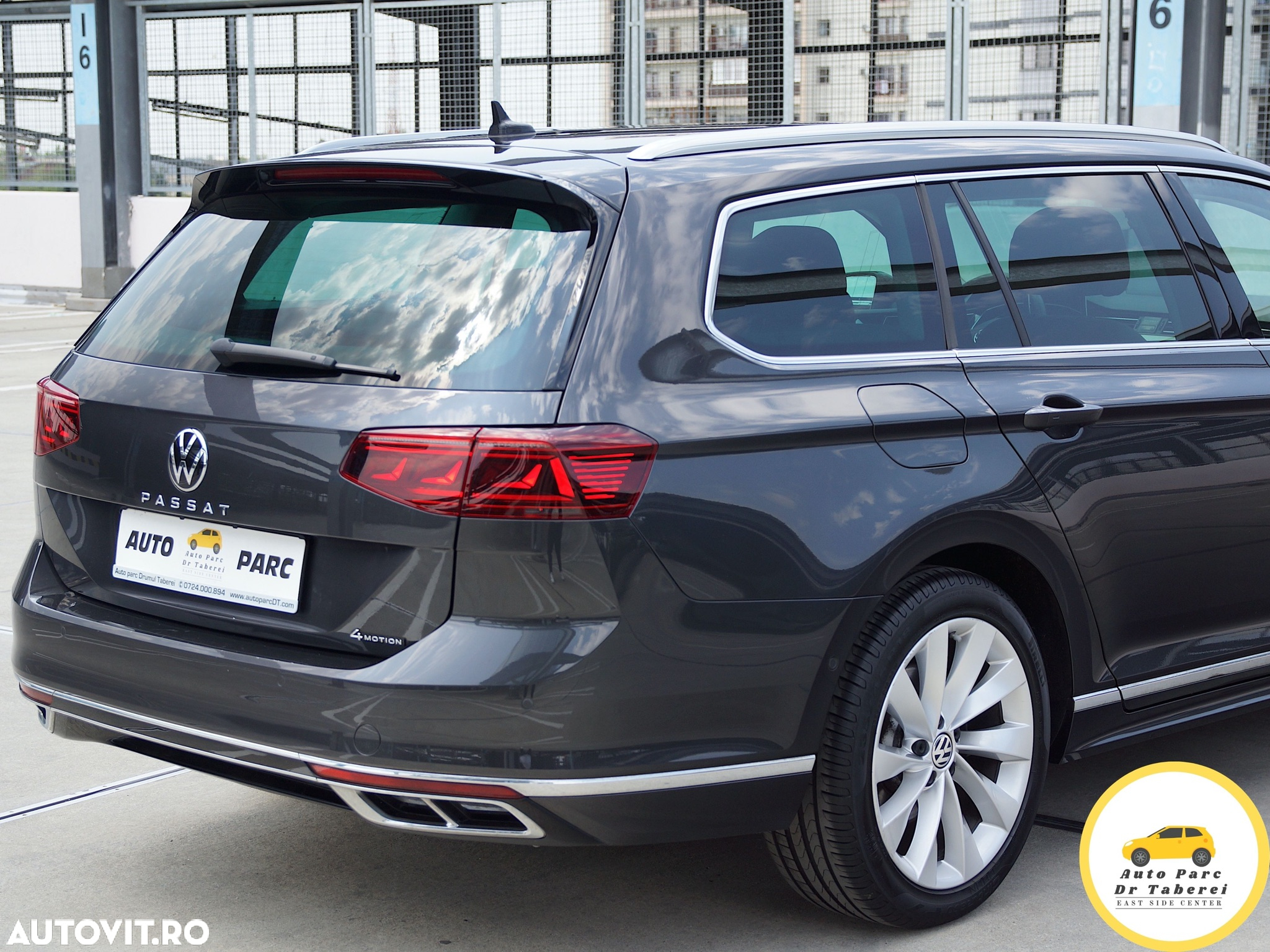 Volkswagen Passat Variant 2.0 TDI 4Mot DSG Highline - 15