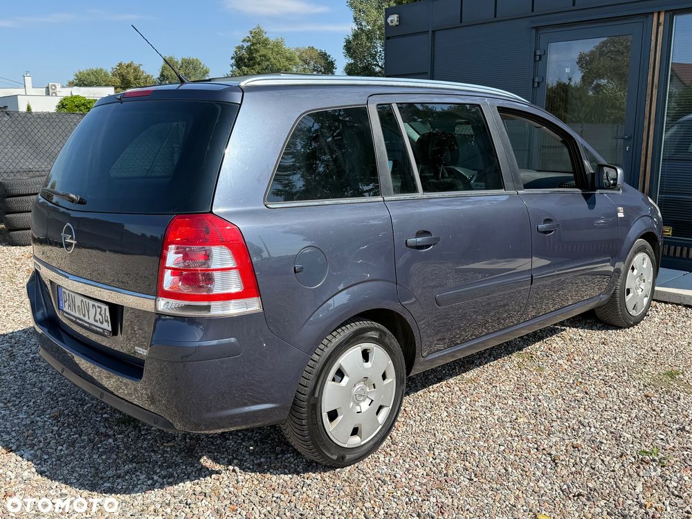 Opel Zafira - 10