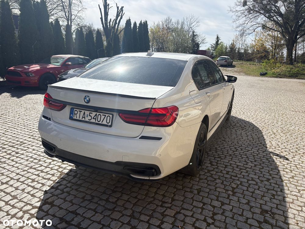 BMW Seria 7 740Li - 11