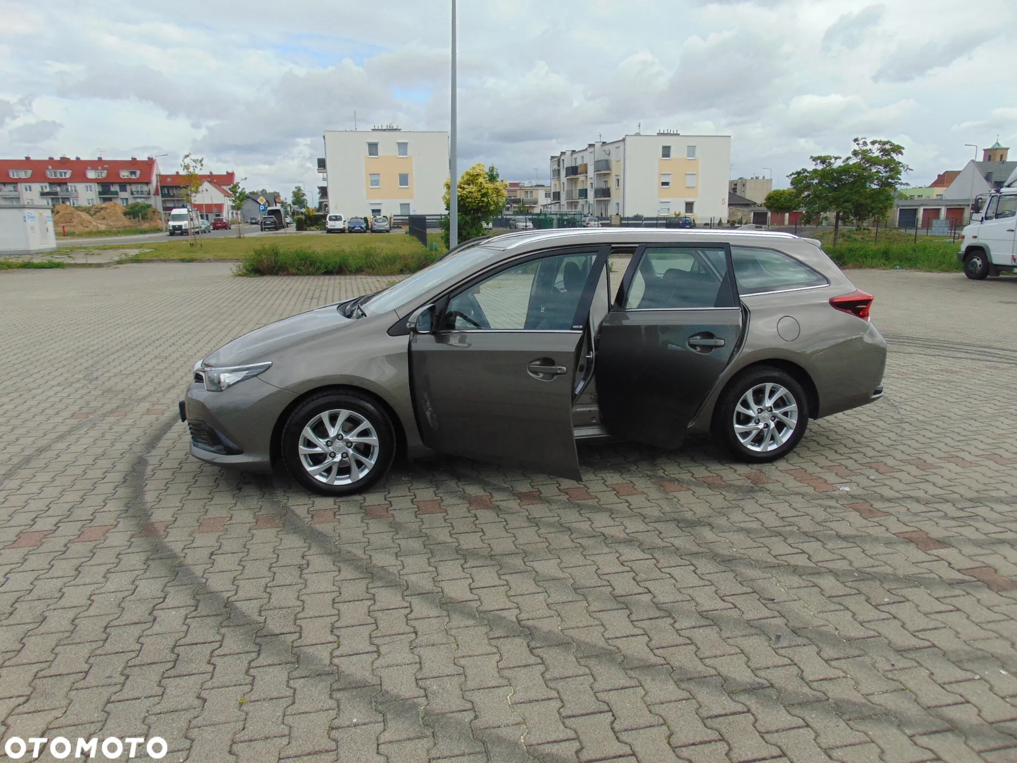 Toyota Auris - 2