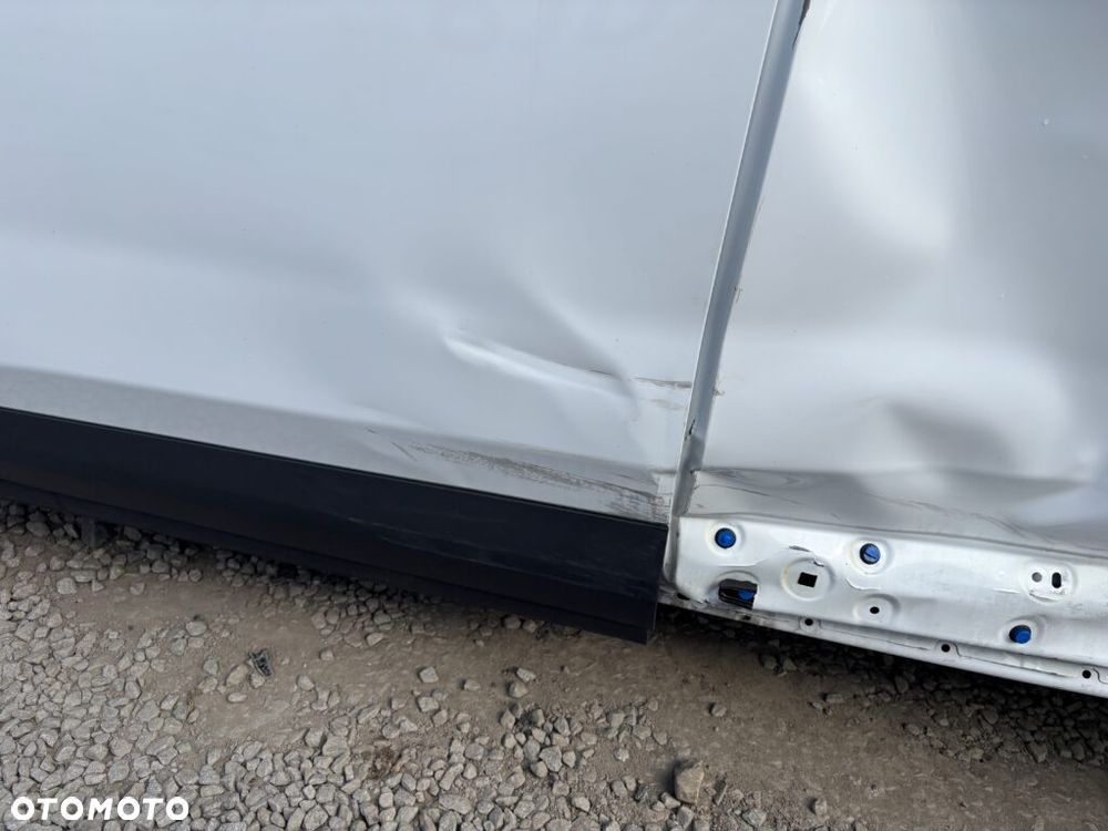Ford Transit Courier - 15