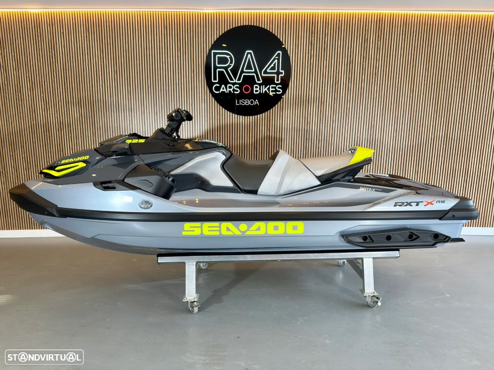 Sea-Doo RXT-X 325 RS - 23
