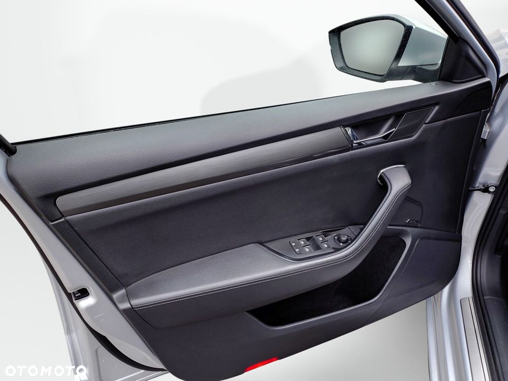 Skoda Superb 2.0 TDI SCR Style DSG - 10