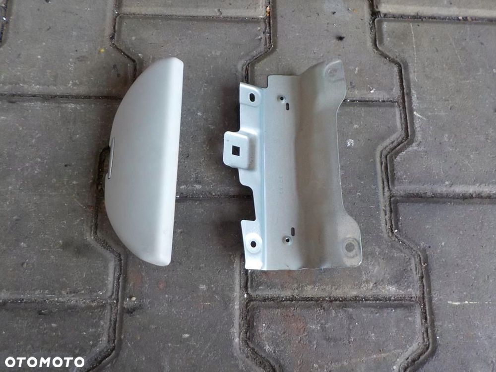 VW T5 UCHWYT SCHOWEK KIESZEŃ NA OKULARY - 1