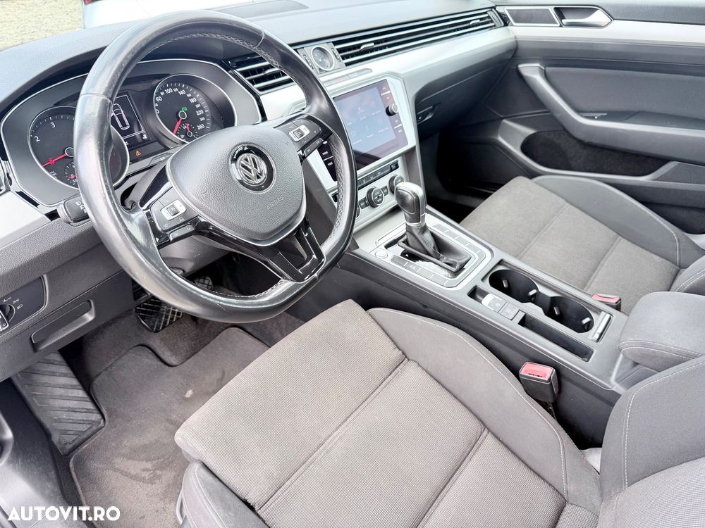 Volkswagen Passat - 2