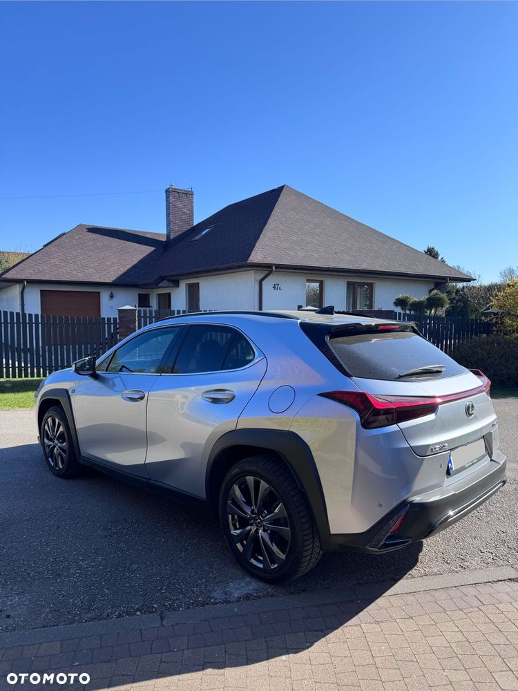 Lexus UX - 2