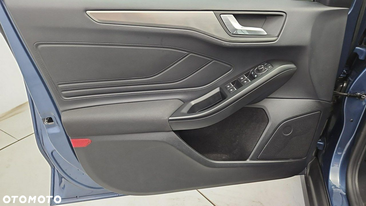 Ford Focus 1.0 EcoBoost Titanium - 10