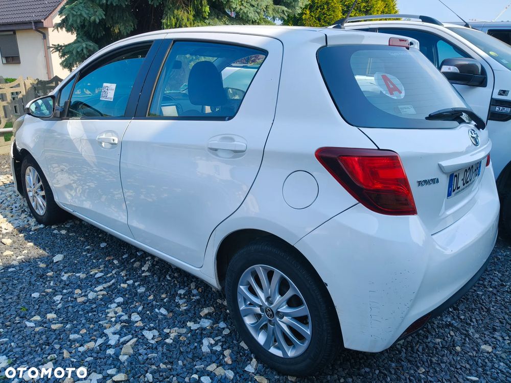 Toyota Yaris - 10