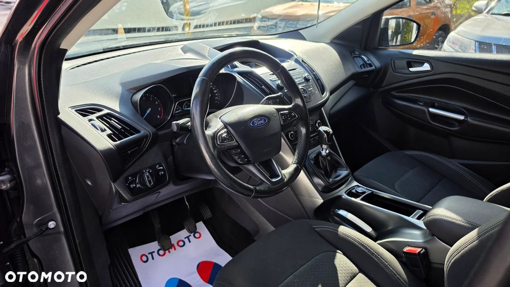 Ford Kuga - 12