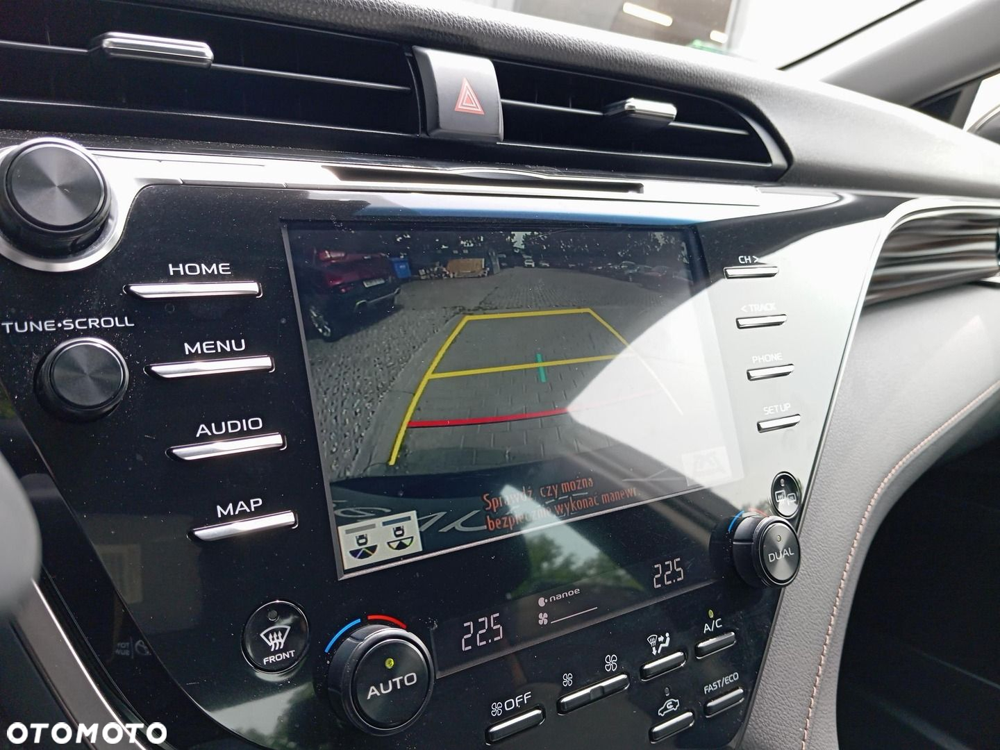 Toyota Camry - 19