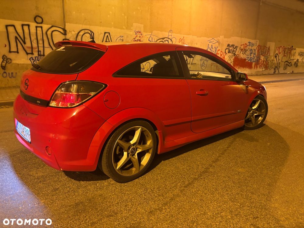 Opel Astra 2.0 Turbo OPC - 4