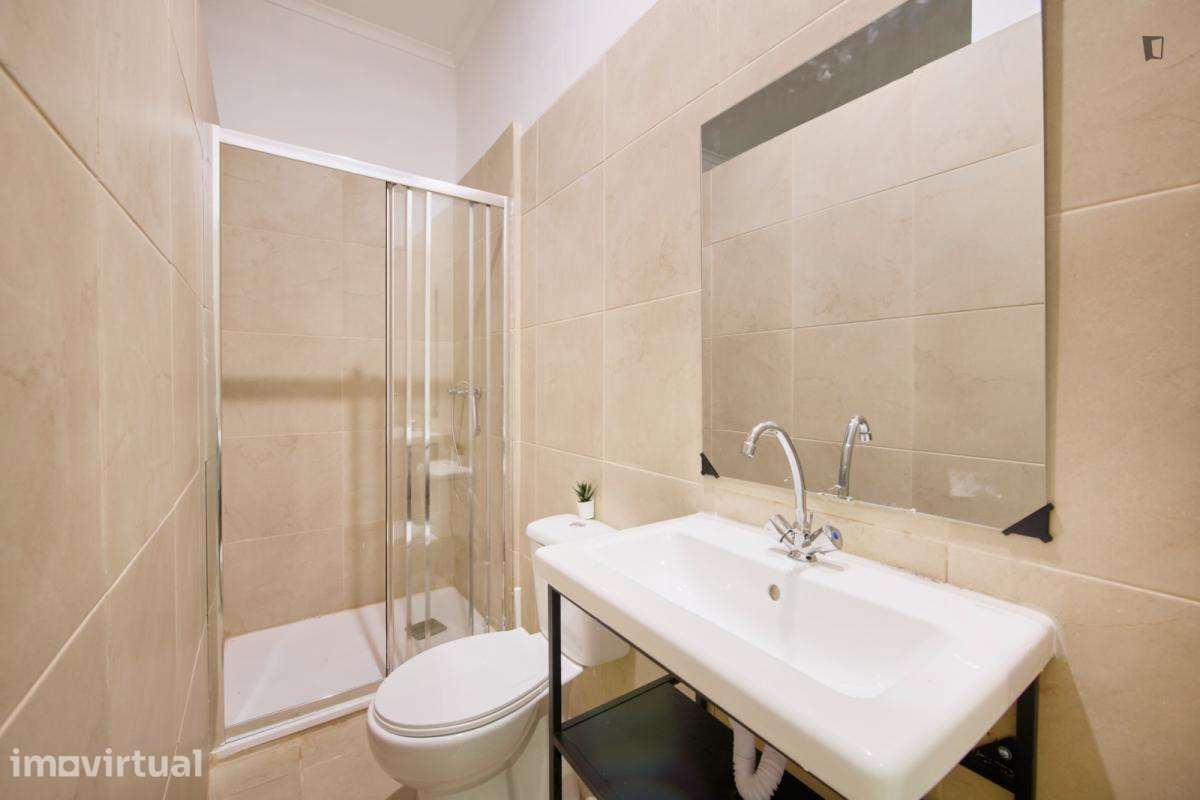 Quarto - localizado em Entrecampos Lisbon - Grande imagem: 5/51
