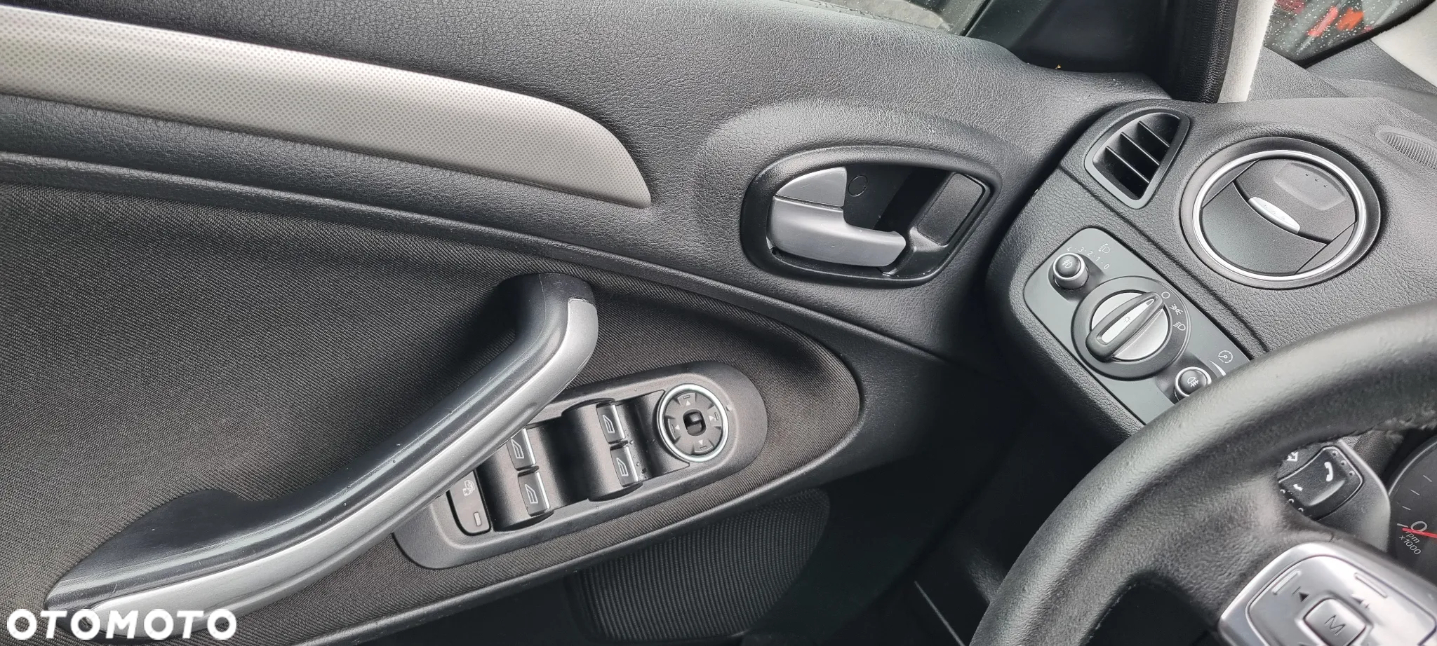 Ford S-Max 2.0 TDCi DPF Trend - 24