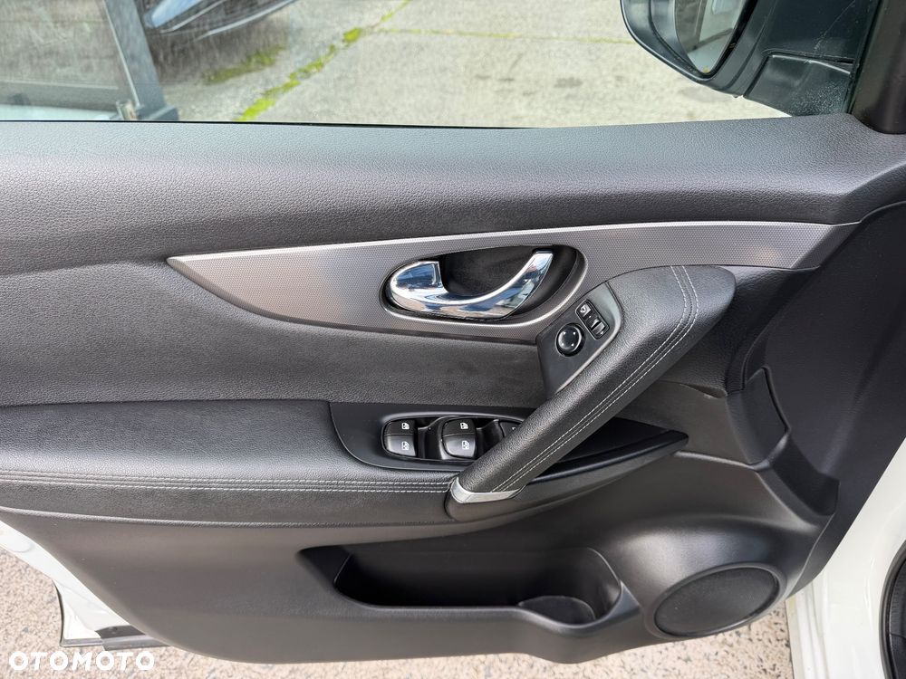 Nissan Qashqai 1.3 DIG-T Tekna - 29