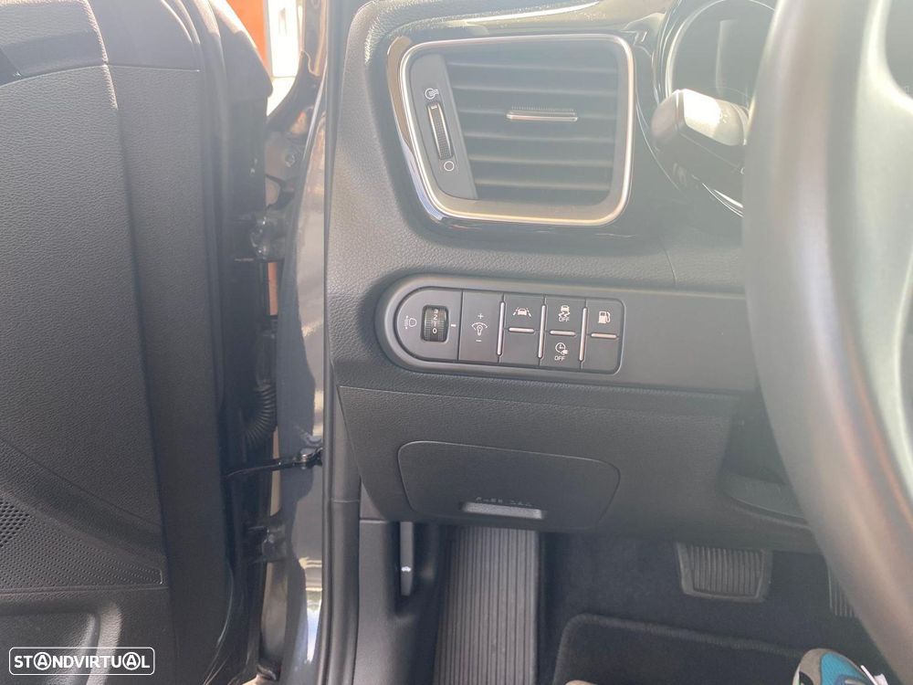 Kia XCeed - 12