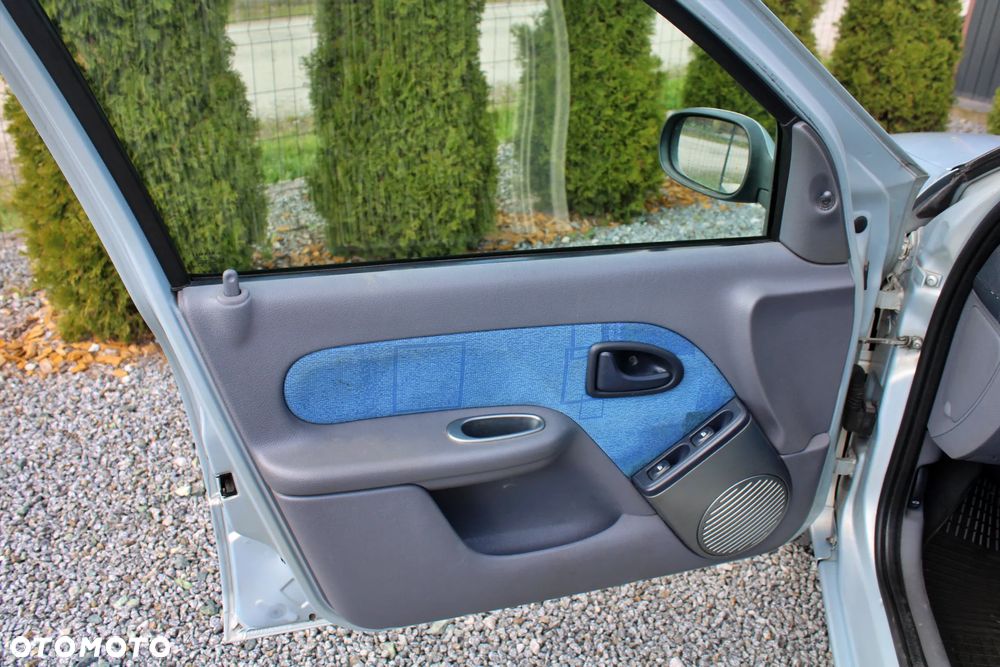 Renault Clio - 15