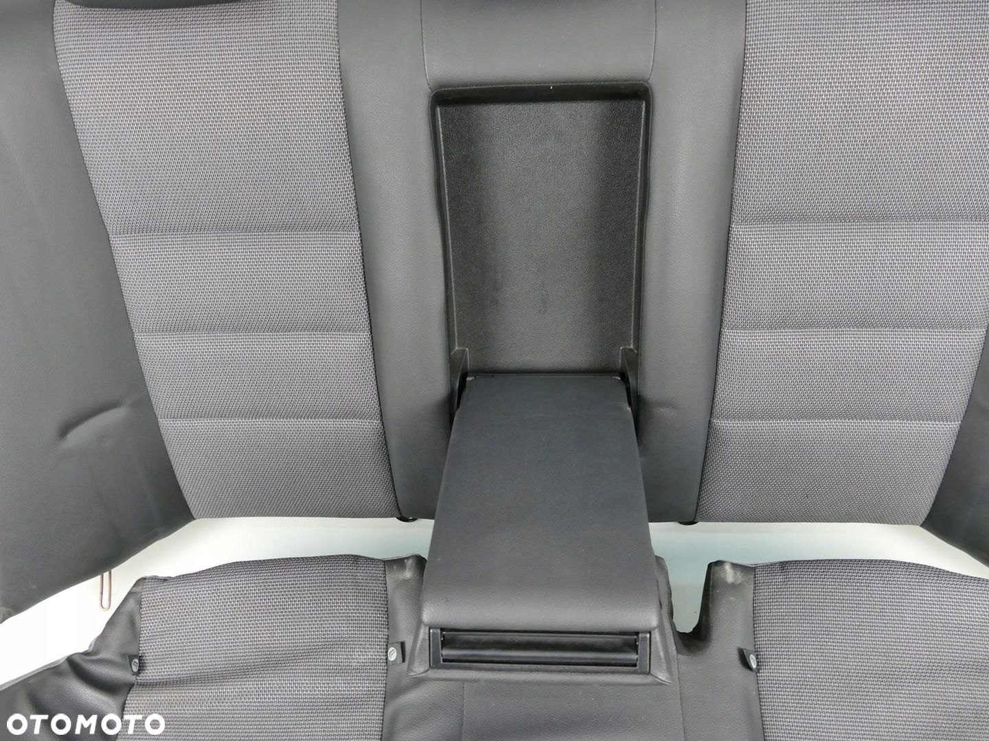 MERCEDES W204 C SEDAN KANAPA TYŁ TYLNA PÓŁ SKÓRA - 3