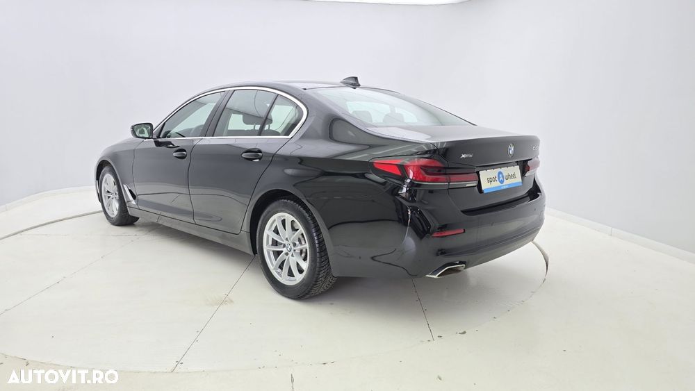 BMW Seria 5 530i xDrive AT MHEV - 8
