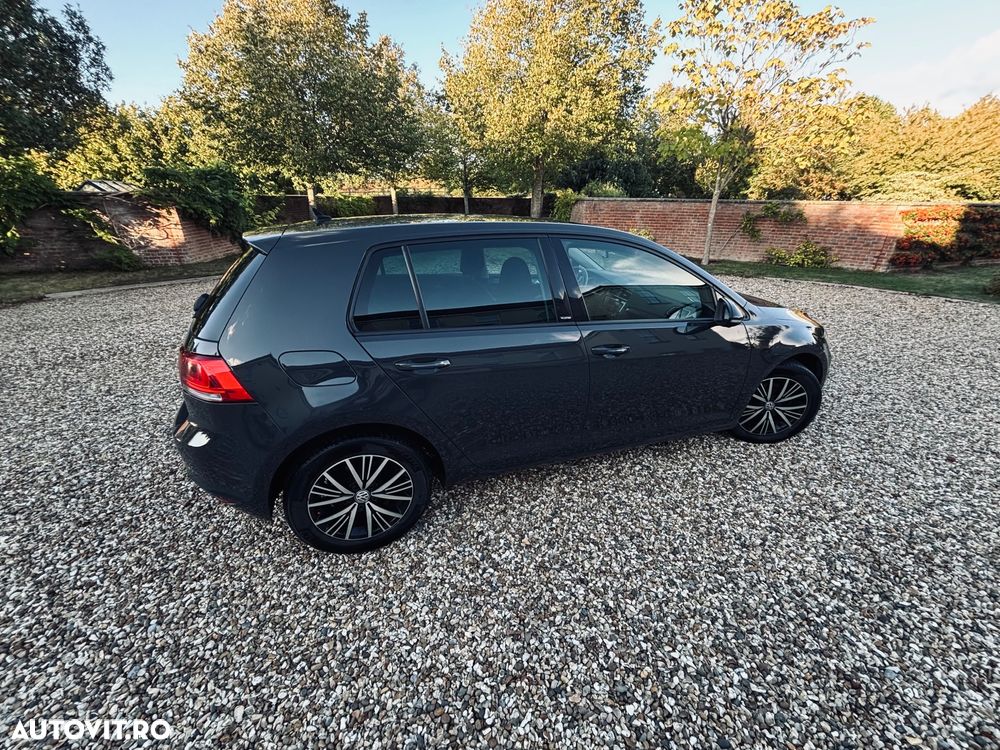 Volkswagen Golf - 9