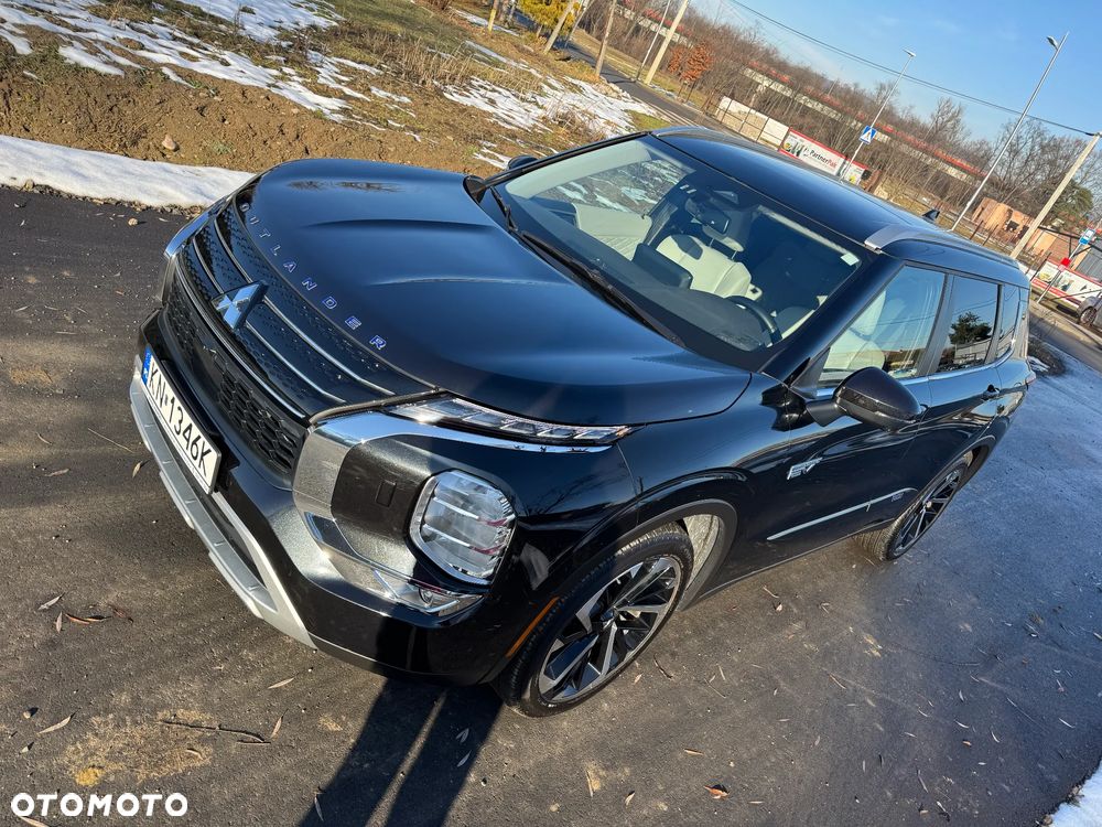 Mitsubishi Outlander 2.4 4WD Top - 2