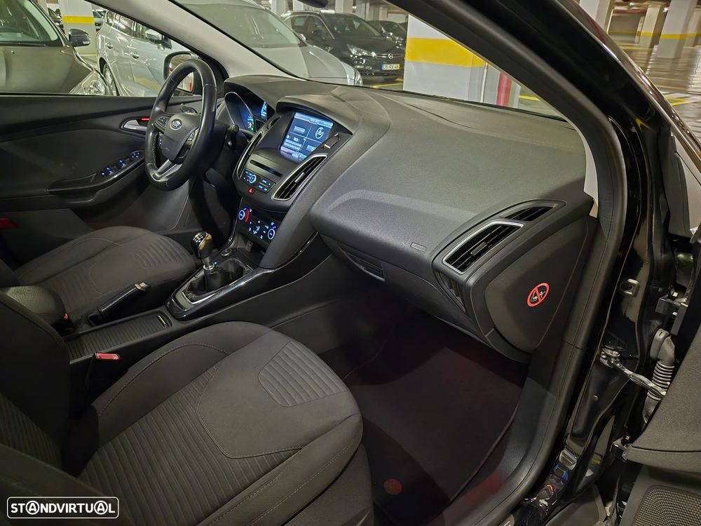 Ford Focus SW 1.5 TDCi Titanium - 25
