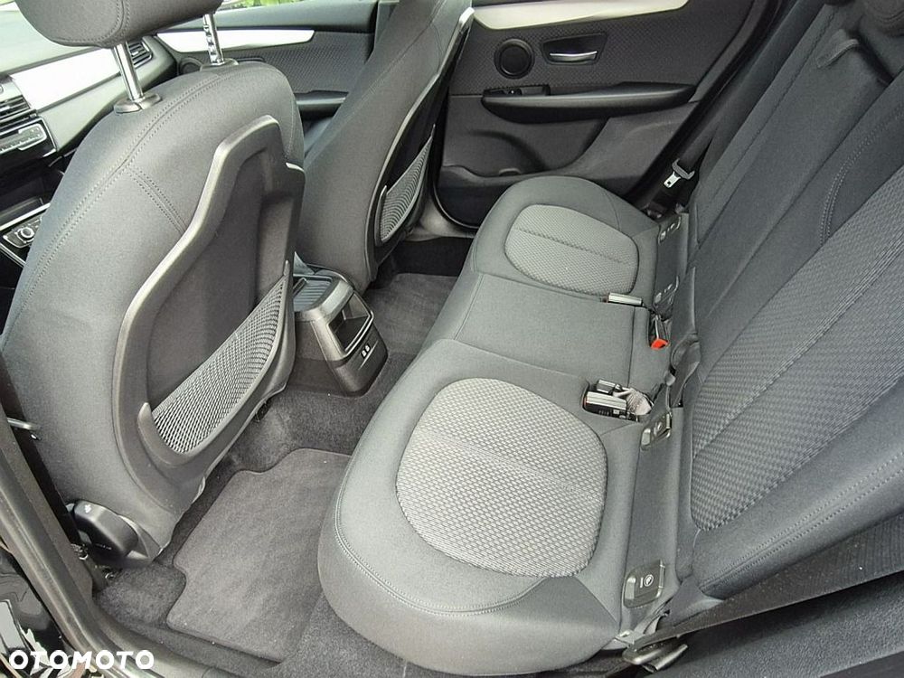 BMW Seria 2 216d - 21