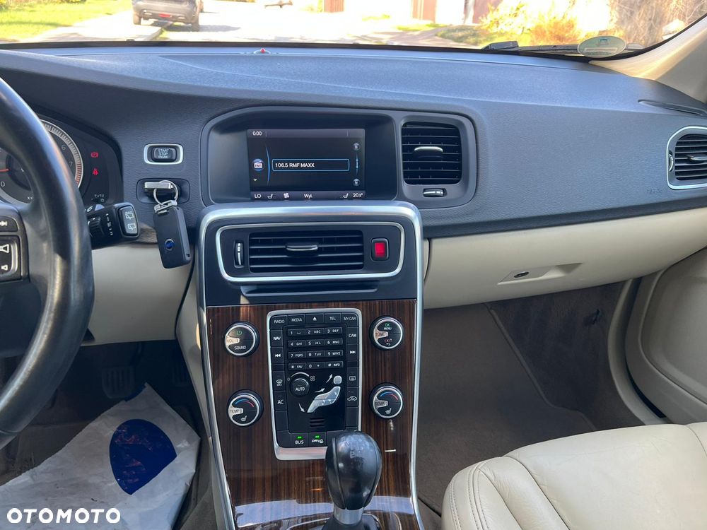 Volvo V60 T4 Summum - 36