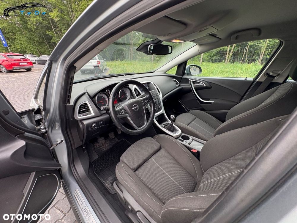 Opel Astra 2.0 CDTI Cosmo - 11