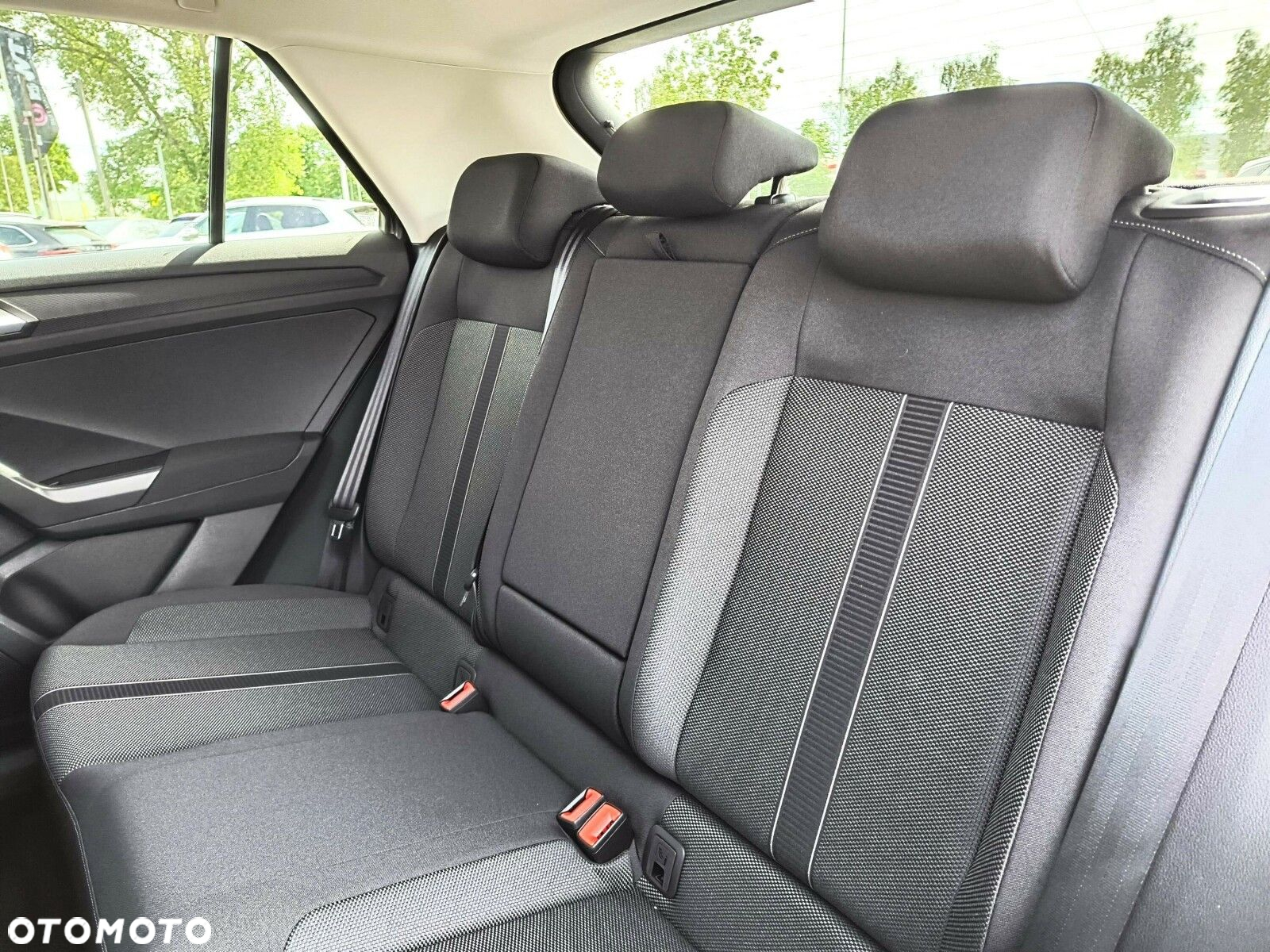Volkswagen T-Roc - 22
