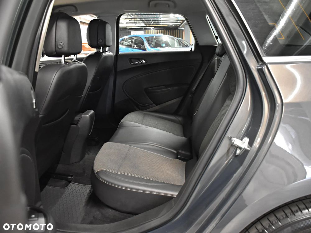 Opel Astra 1.7 CDTI Cosmo - 13