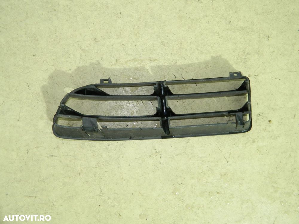 Grila bara fata partea dreapta, VW Bora, 99-05, 1J5853666 - 6