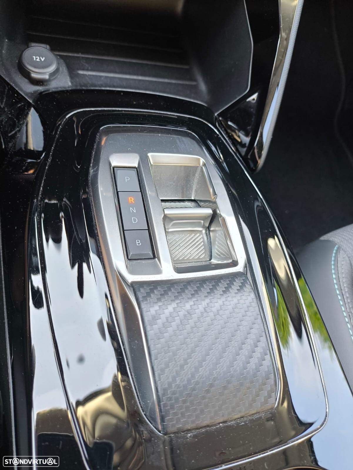 Peugeot e-2008 54 kWh Allure - 14
