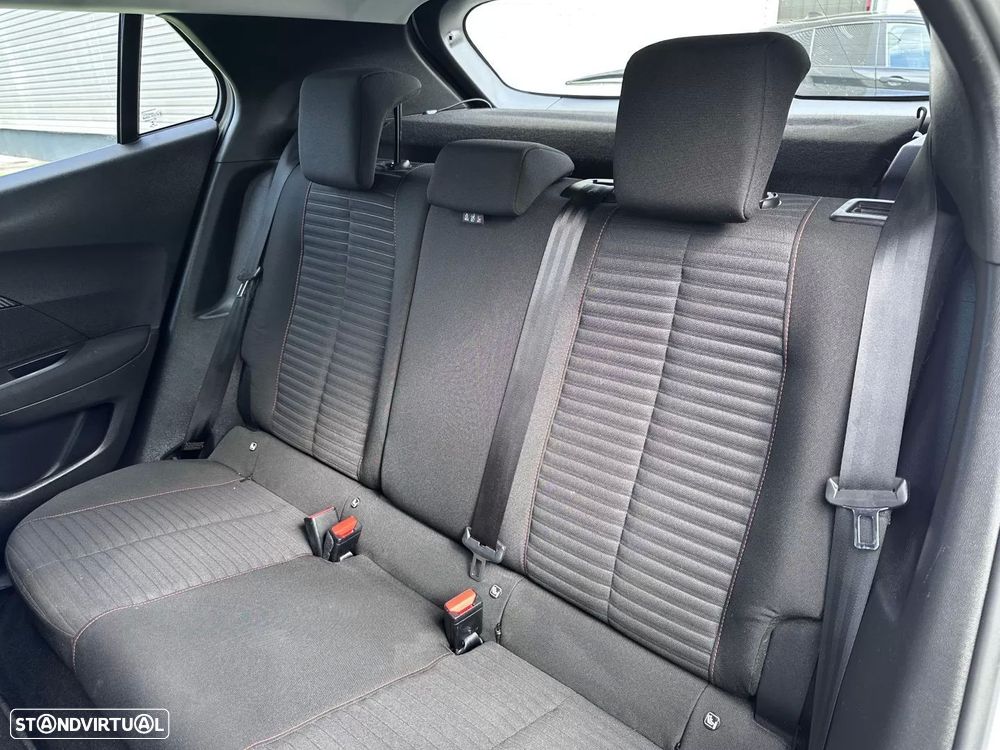 Peugeot 2008 1.2 PureTech Allure Pack - 26