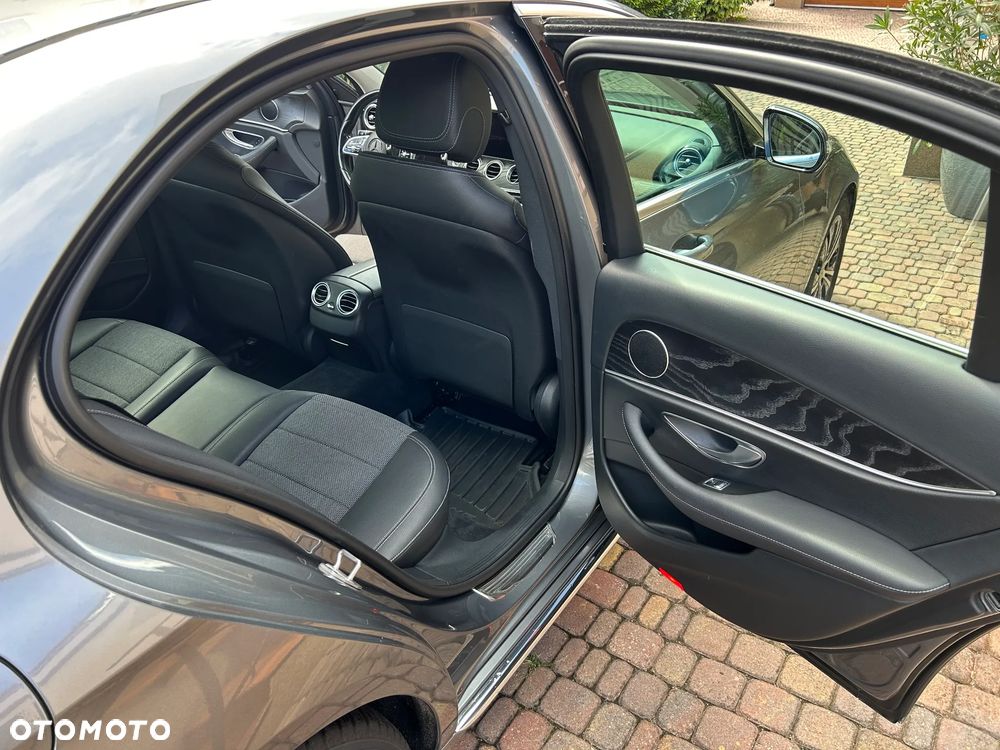 Mercedes-Benz Klasa E 220 d Avantgarde - 13
