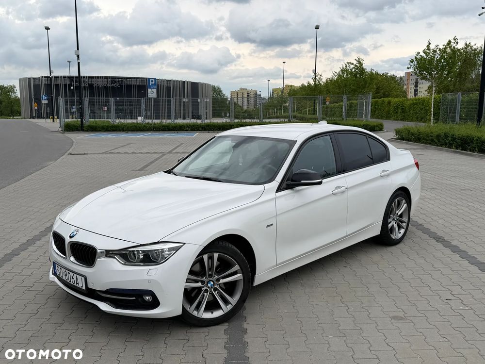 BMW Seria 3 330i xDrive Sport Line - 2