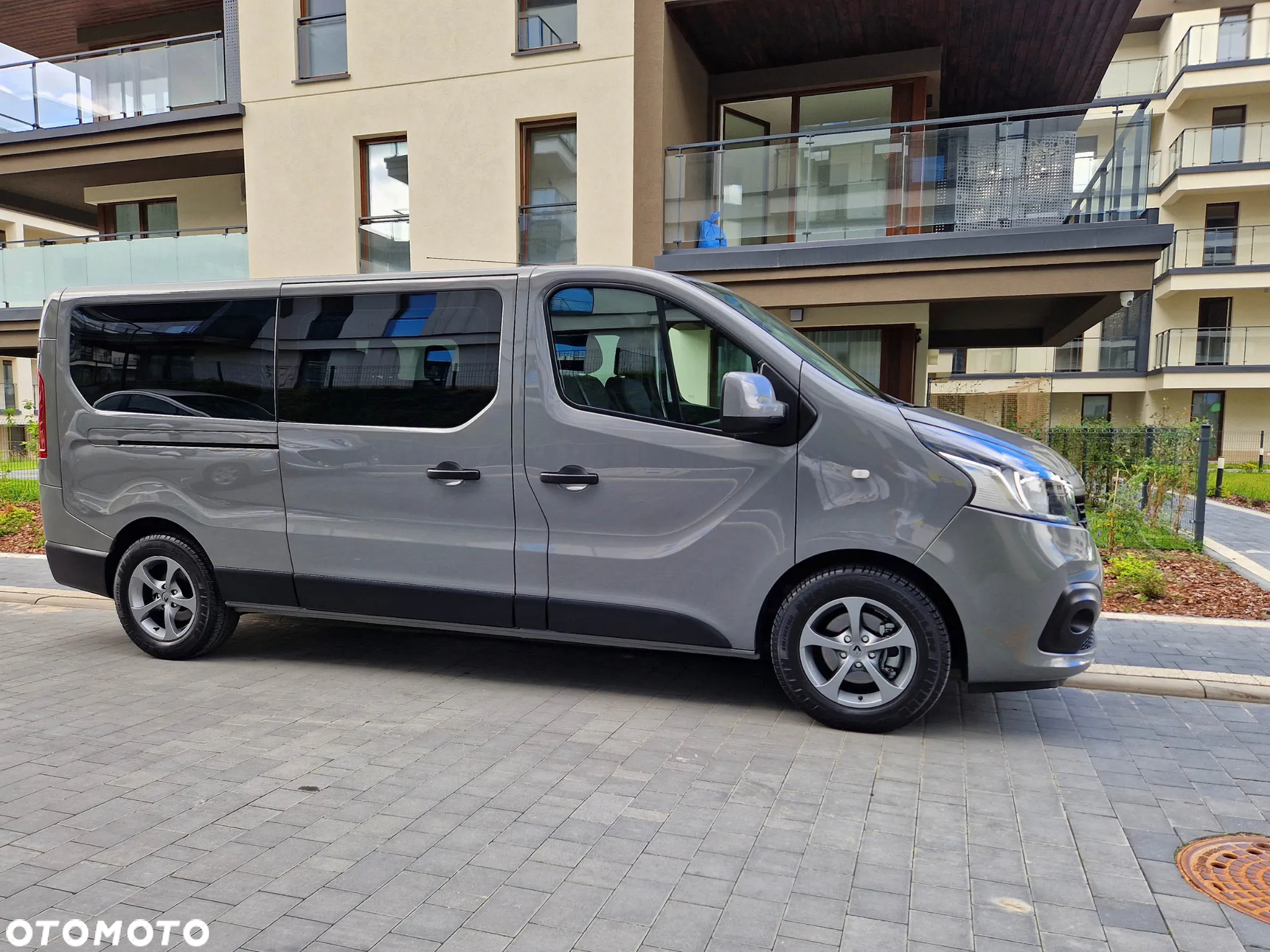 Renault Trafic Grand SpaceClass 1.6 dCi - 4