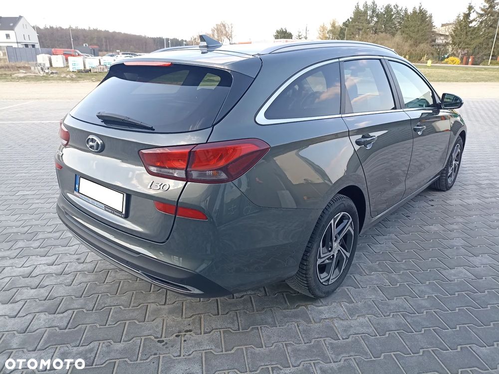 Hyundai i30 1.5 T-GDI 48V Comfort DCT - 11