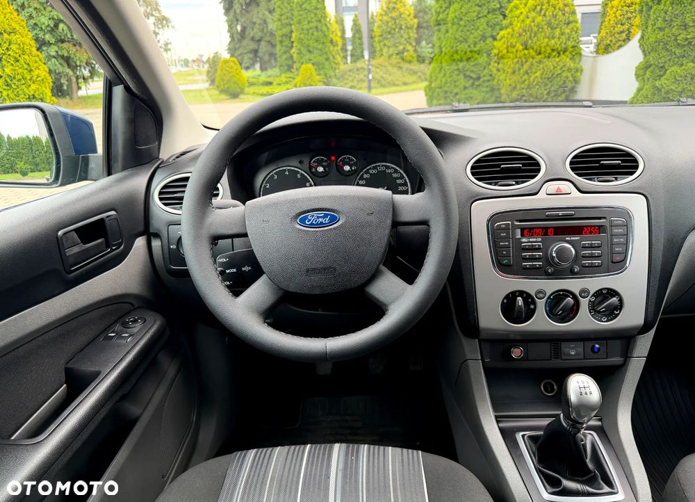 Ford Focus 1.4 Ambiente - 14