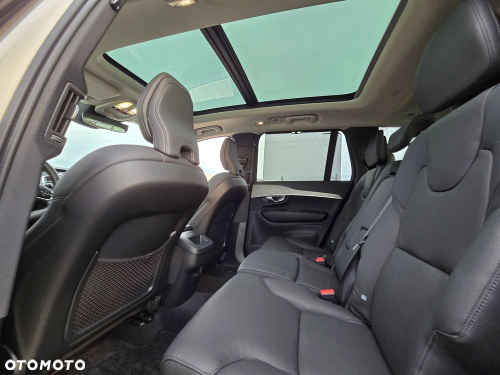Volvo XC 90 B5 D AWD Plus Bright - 23
