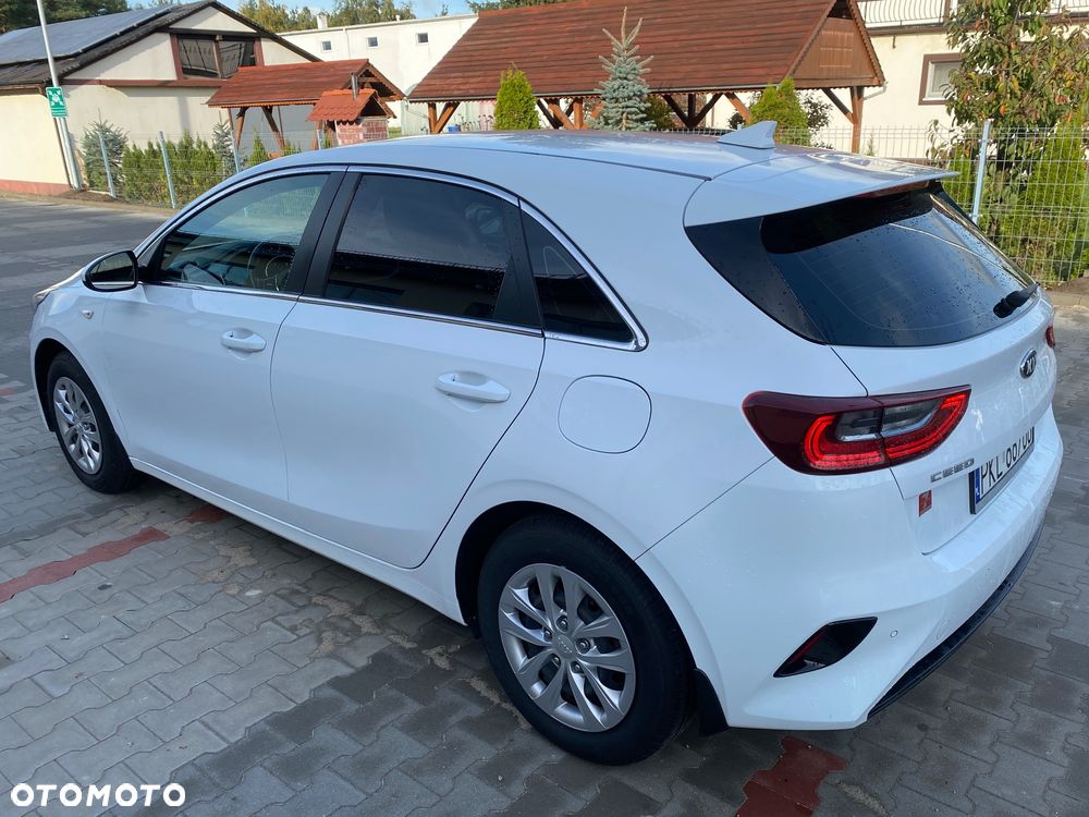 Kia Ceed ver-1-6-crdi-scr-l-business-line - 2