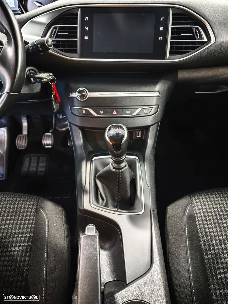 Peugeot 308 1.2 PureTech Style - 12